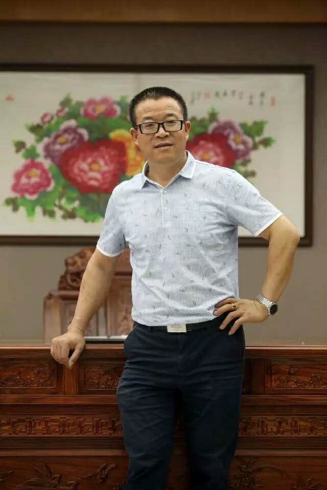 在聊天中他知道肖坤缓在做抛光轮生意时